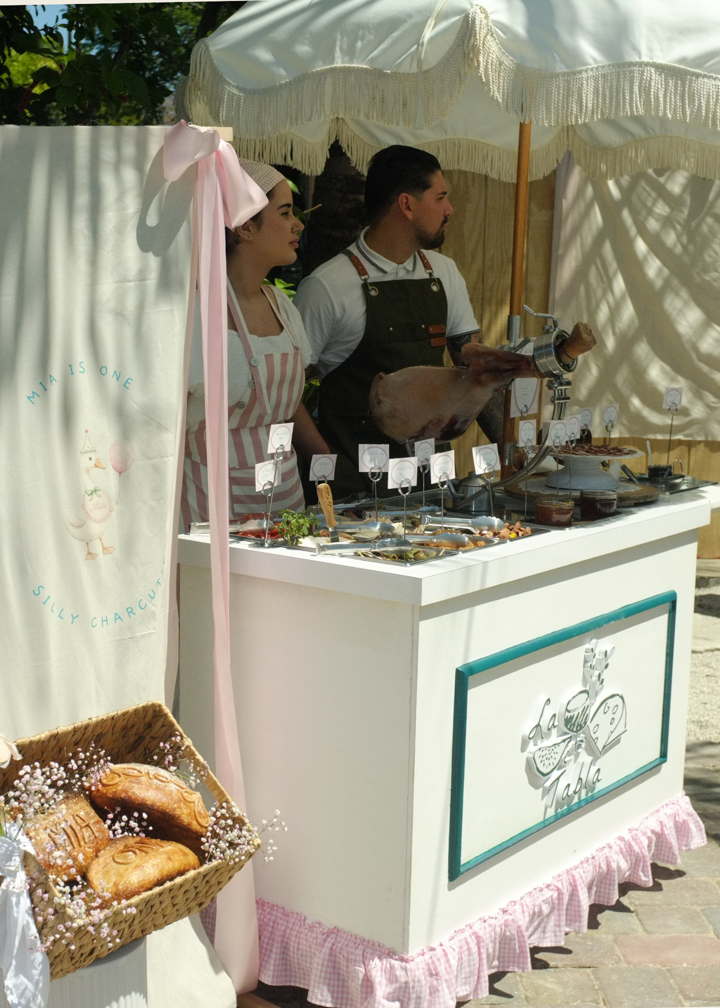 Fully-Serviced Charcuterie Cart Rental (2hrs)