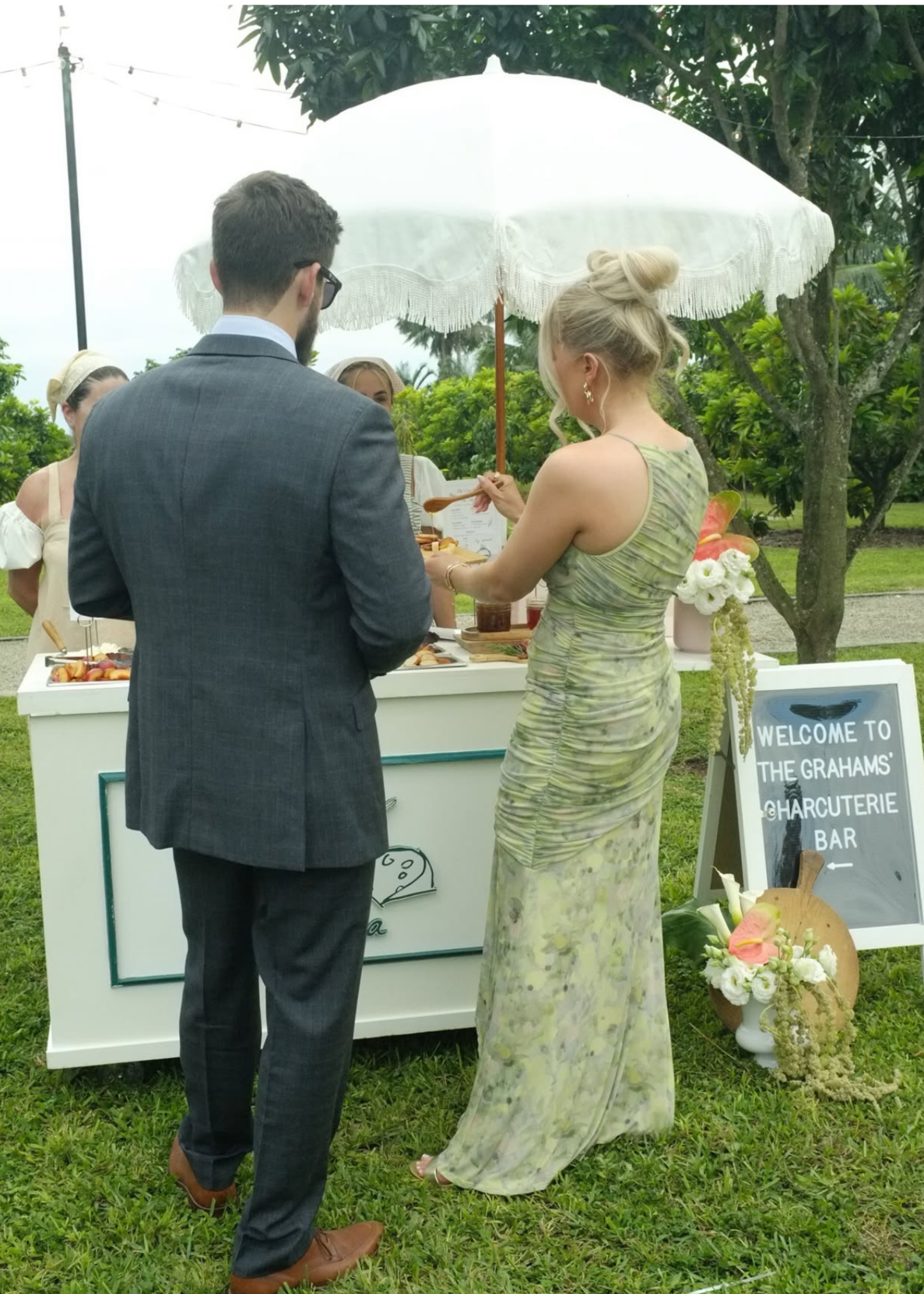 Fully-Serviced Charcuterie Cart Rental (2hrs)