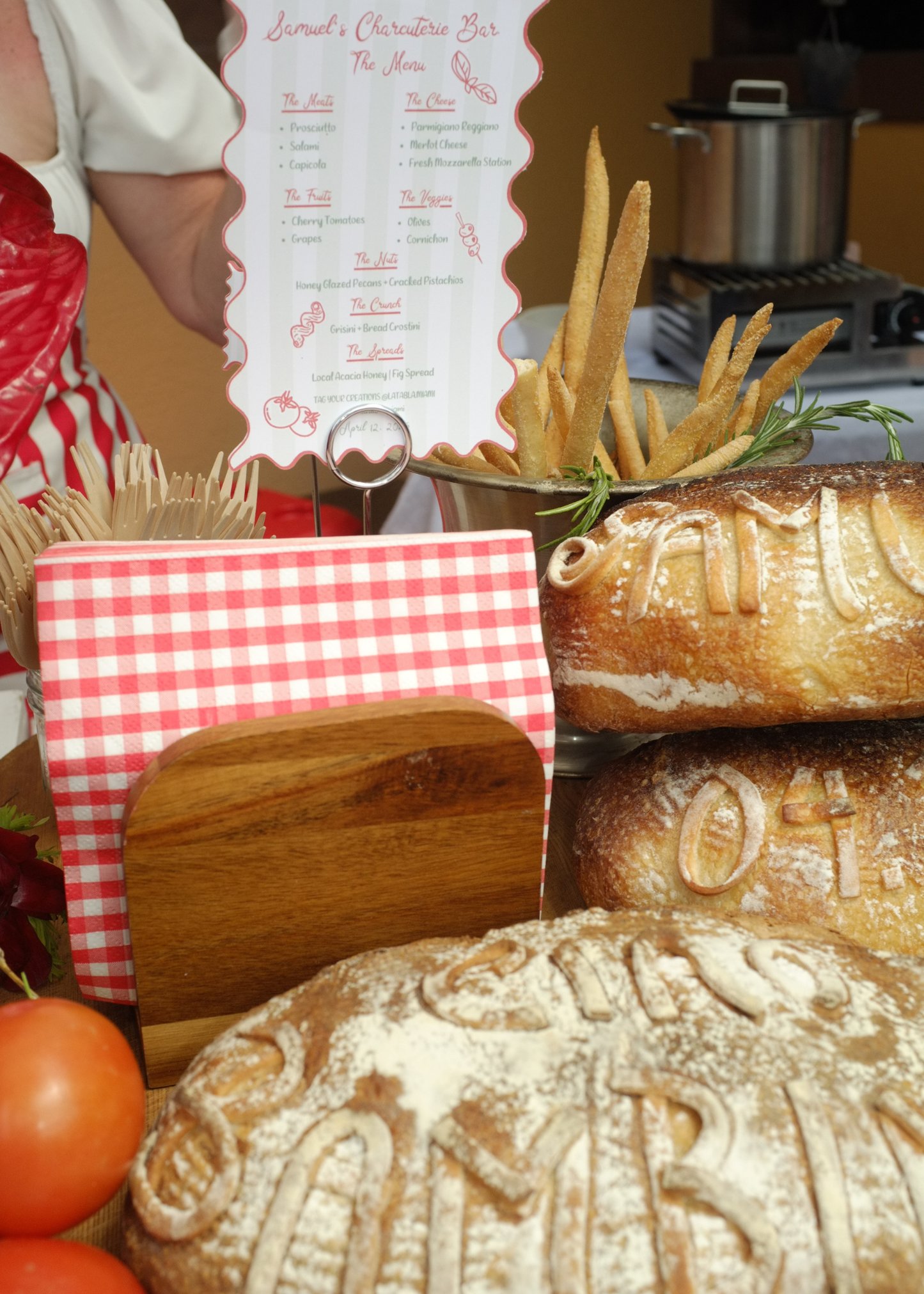 Fully-Serviced Charcuterie Cart Rental (2hrs)